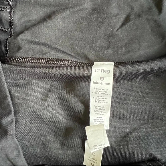 Lululemon Speed Up Black Shorts - Picture 8 of 8